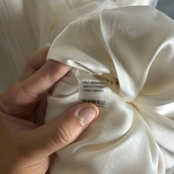 Catherine Deane Onyx Wedding Gown Oyster / Ivory Size 2 - Picture 11 of 11